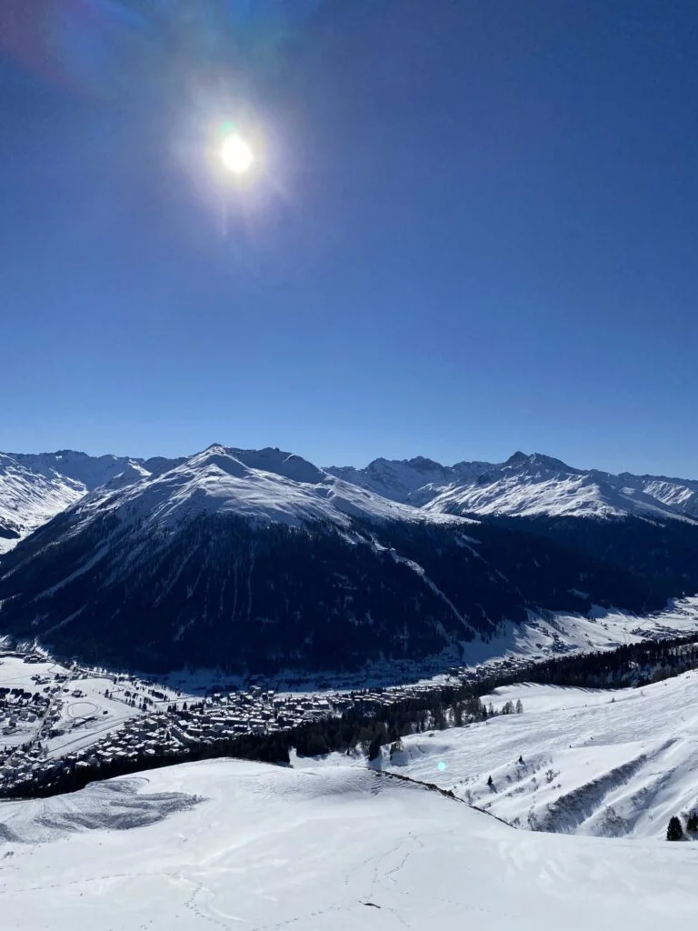 Vue depuis Hohenweg sur Davos.